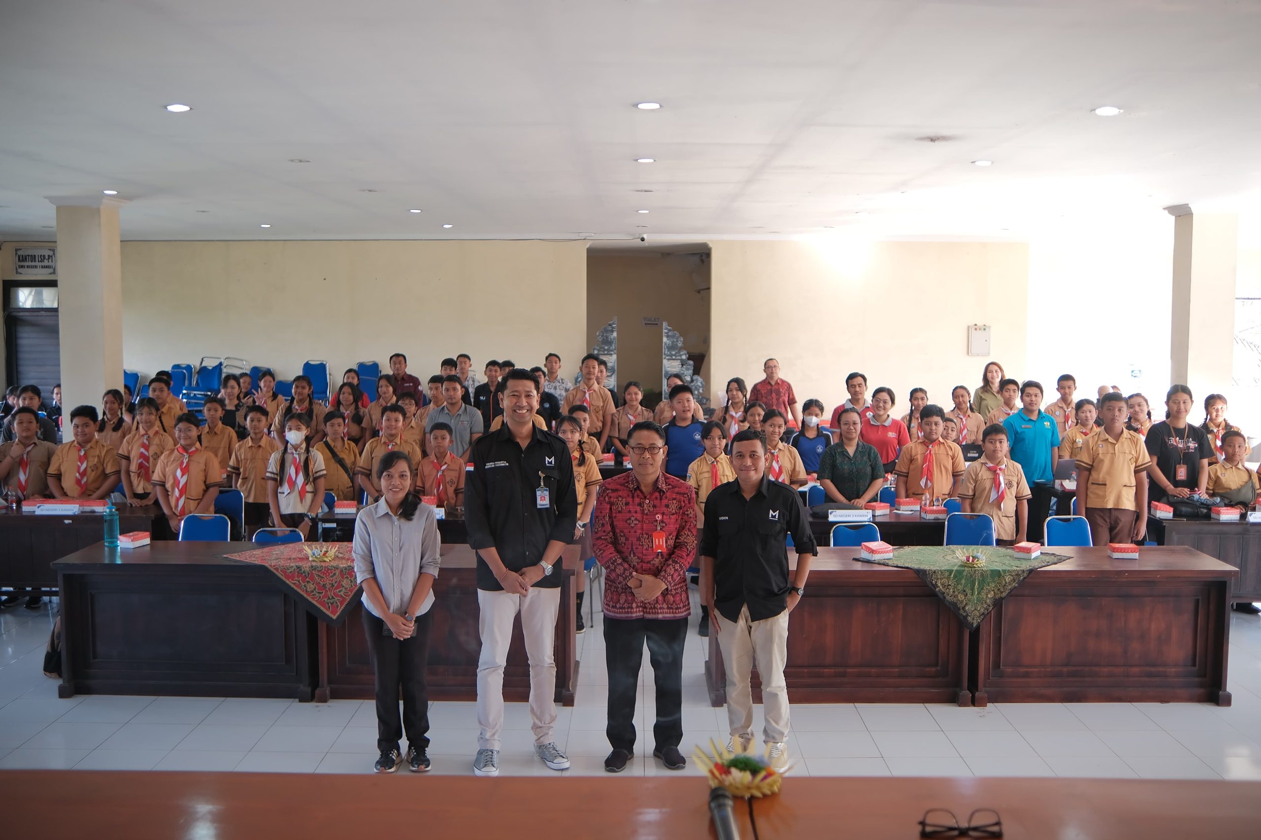 Peningkatan Literasi Digital dan Keamanan Siber untuk Pelajar: Magister Informatika FMIPA Unud Gelar Seminar dan Pelatihan di Bangli