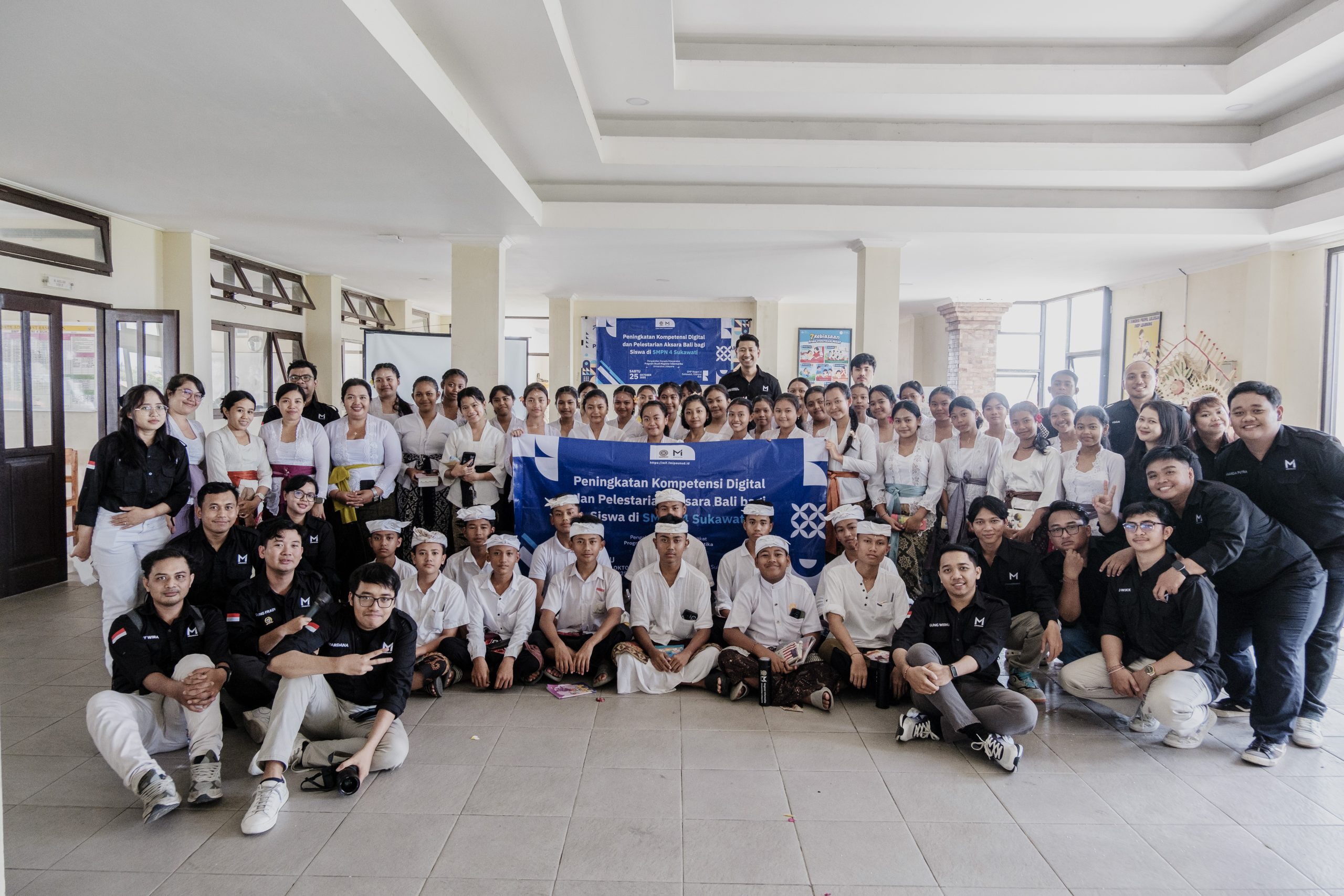 Magister Informatika Udayana Dorong Literasi Digital dan Pelestarian Budaya di SMPN 4 Sukawati